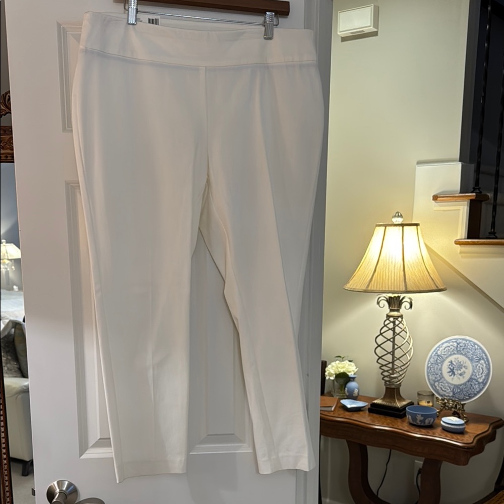 Crown & Ivy Ashley Pull On Elegant White Women's Pants- 14 short